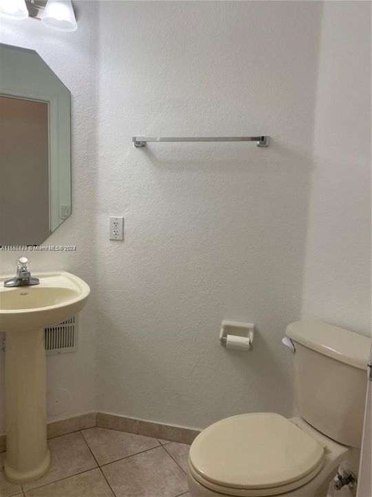 出租: $3,800 (3 贝兹, 2 浴室, 1511 平方英尺)