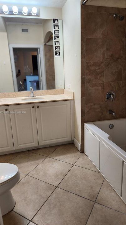 MASTER BATH TUB