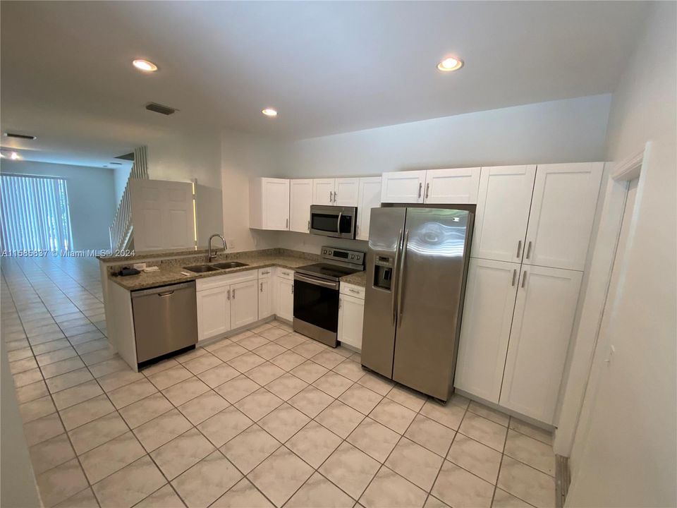 Active With Contract: $3,600 (4 beds, 2 baths, 1737 Square Feet)