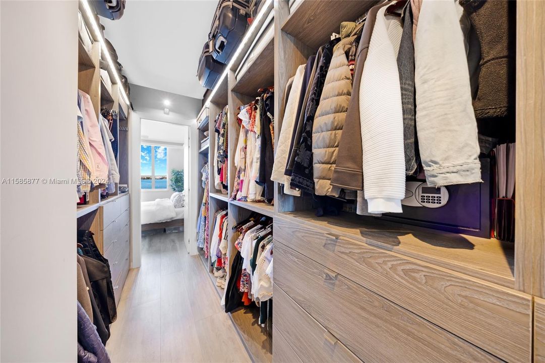 Недавно арендовано: $7,699 (3 спален, 2 ванн, 1640 Квадратных фут)