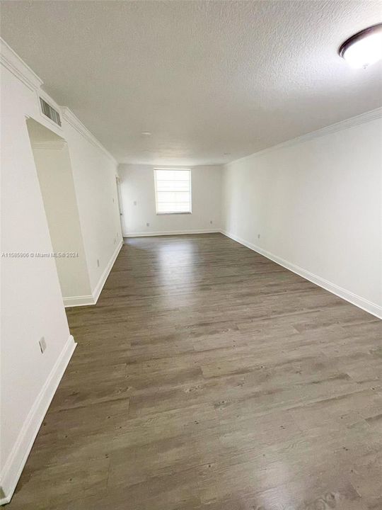 For Rent: $2,600 (3 beds, 2 baths, 1203 Square Feet)