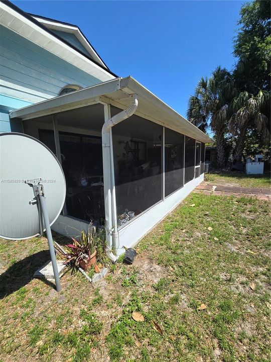 For Sale: $398,000 (3 beds, 2 baths, 1706 Square Feet)