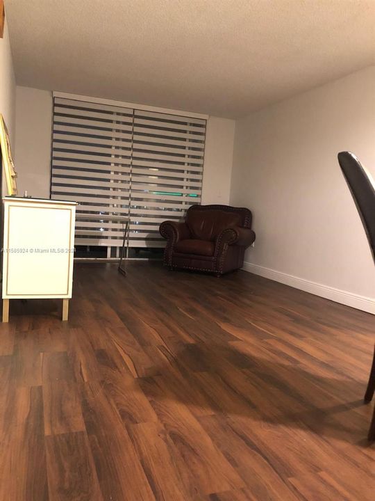 For Rent: $1,700 (1 beds, 1 baths, 673 Square Feet)