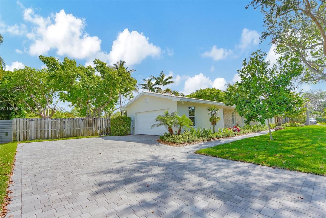Active With Contract: $1,099,000 (4 beds, 2 baths, 2080 Square Feet)
