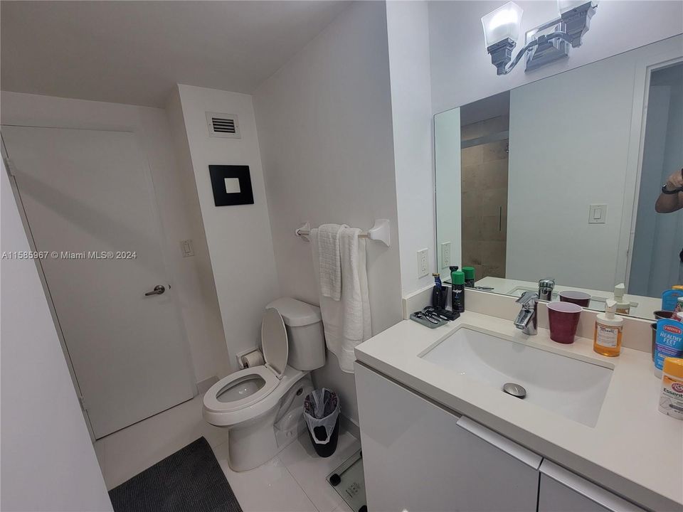 For Rent: $3,950 (1 beds, 1 baths, 850 Square Feet)