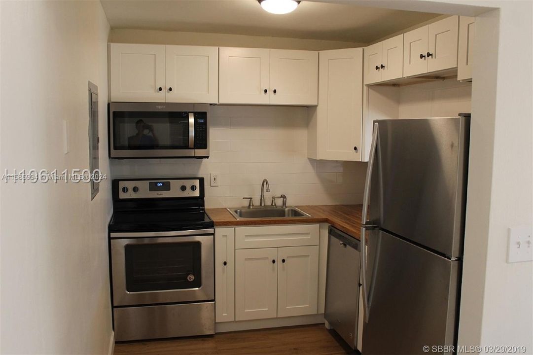 For Sale: $210,000 (2 beds, 1 baths, 900 Square Feet)