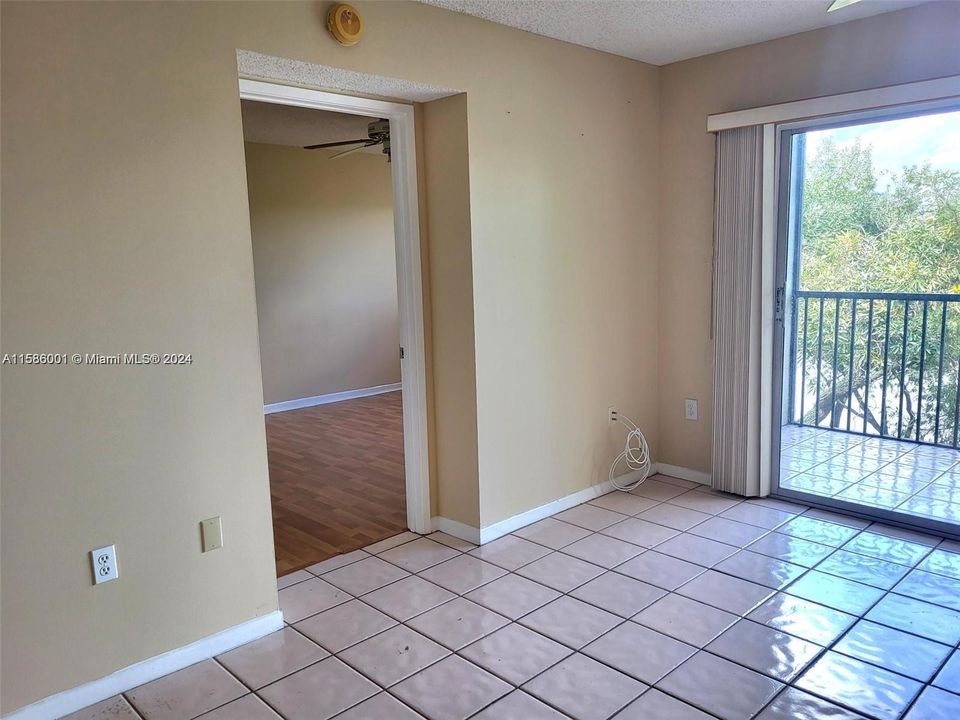 Active With Contract: $2,100 (2 beds, 2 baths, 1137 Square Feet)