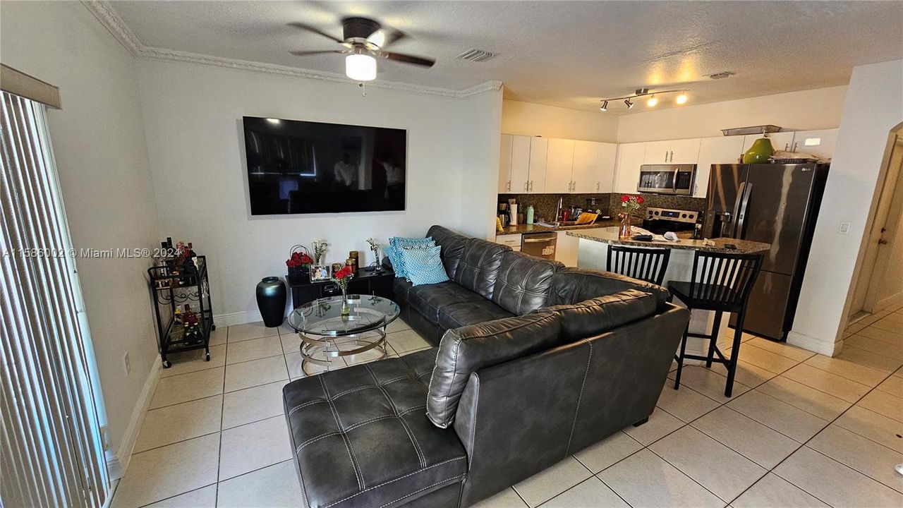 Recently Rented: $3,500 (4 beds, 3 baths, 1613 Square Feet)