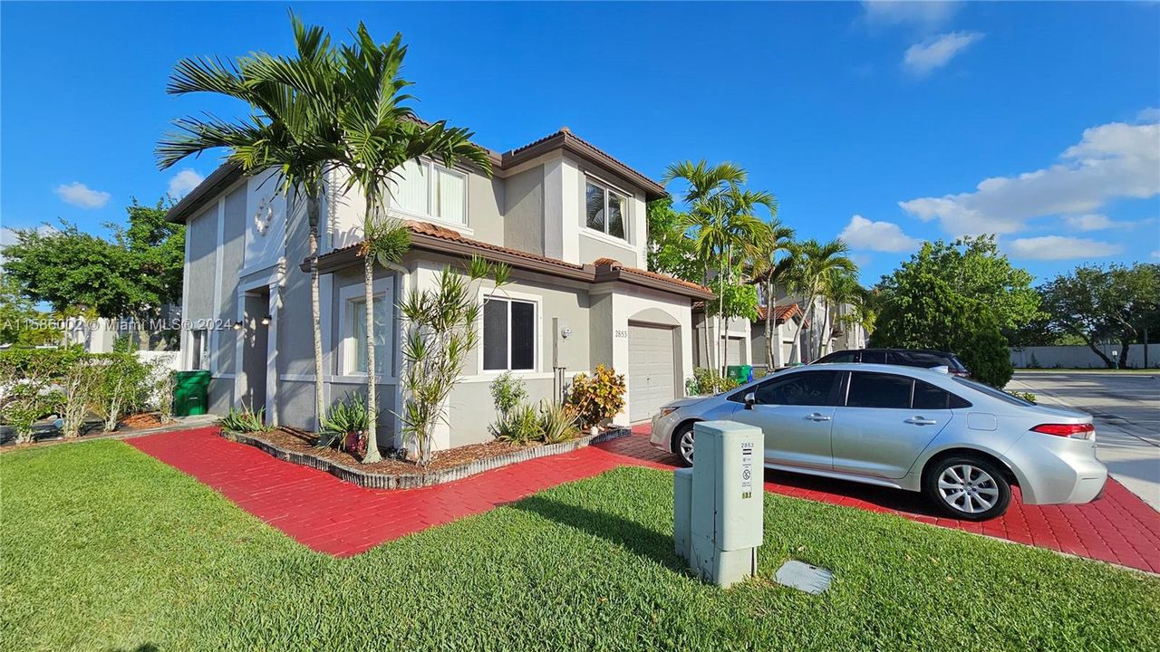 Recently Rented: $3,500 (4 beds, 3 baths, 1613 Square Feet)