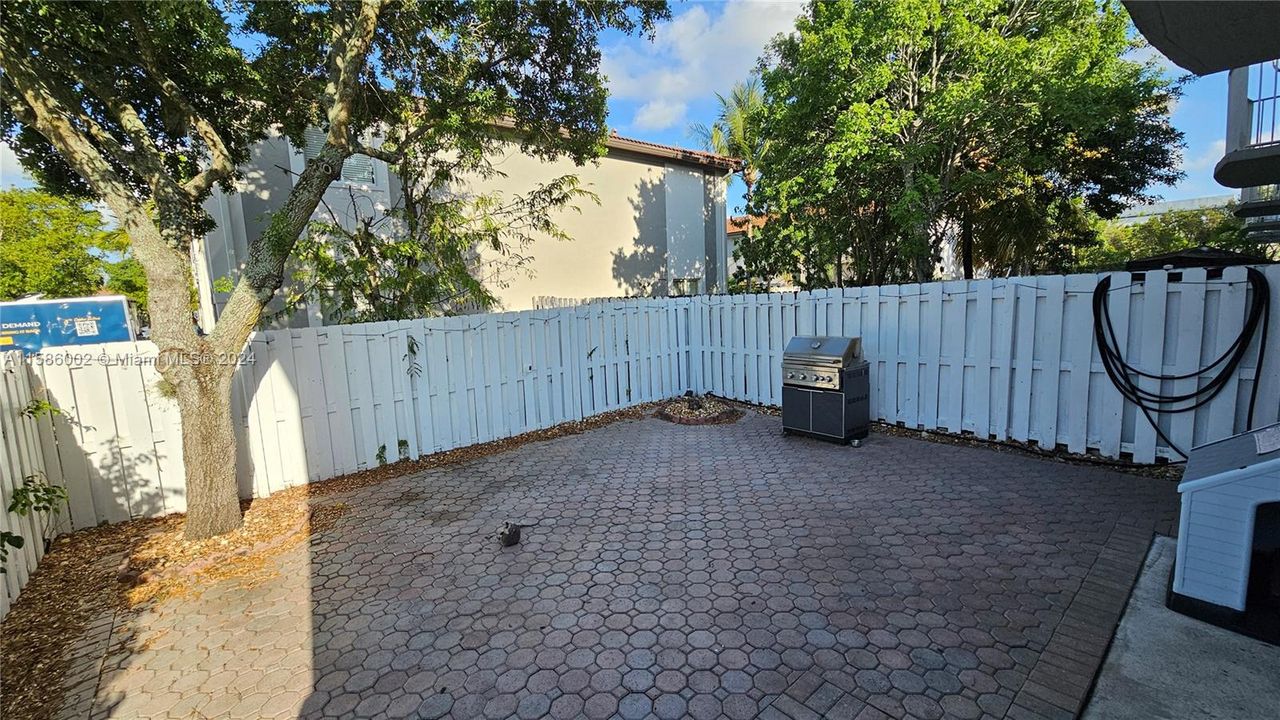 Recently Rented: $3,500 (4 beds, 3 baths, 1613 Square Feet)