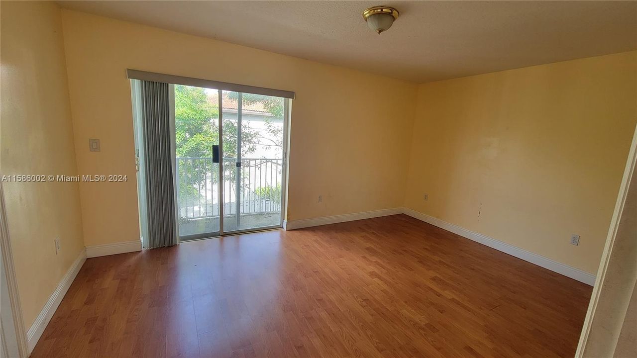 Recently Rented: $3,500 (4 beds, 3 baths, 1613 Square Feet)