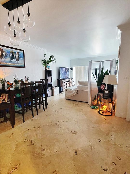 Recently Sold: $425,000 (1 beds, 1 baths, 870 Square Feet)