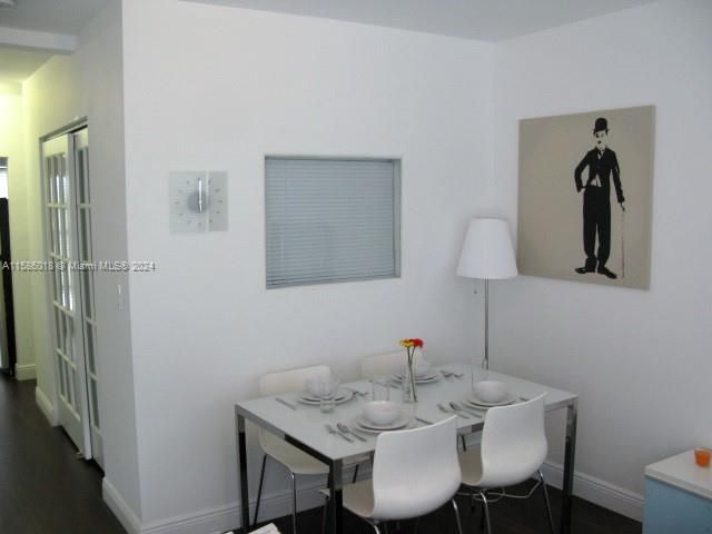 Active With Contract: $1,800 (1 beds, 1 baths, 420 Square Feet)