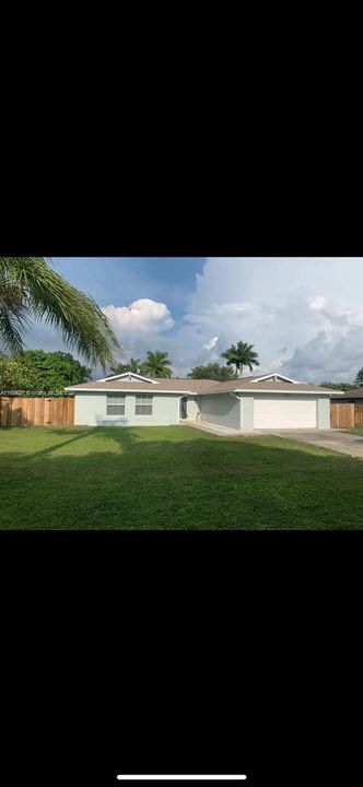 For Rent: $2,300 (3 beds, 2 baths, 1546 Square Feet)