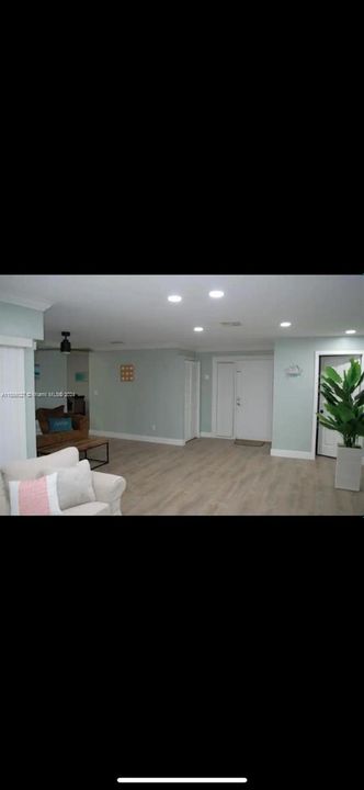 For Rent: $2,300 (3 beds, 2 baths, 1546 Square Feet)