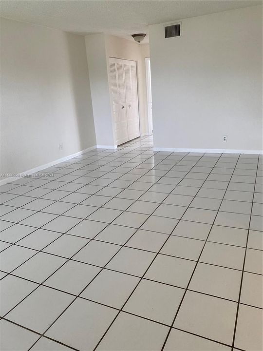 Recently Rented: $1,550 (1 beds, 1 baths, 768 Square Feet)