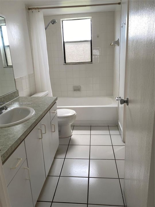 Recently Rented: $1,550 (1 beds, 1 baths, 768 Square Feet)