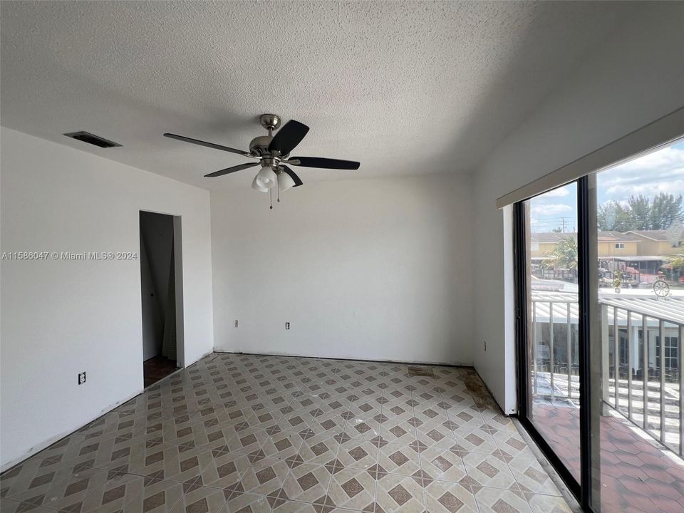 For Sale: $340,000 (3 beds, 2 baths, 1317 Square Feet)