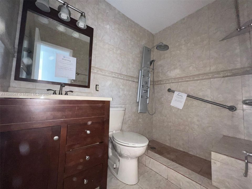 En Venta: $325,000 (3 camas, 2 baños, 1317 Pies cuadrados)