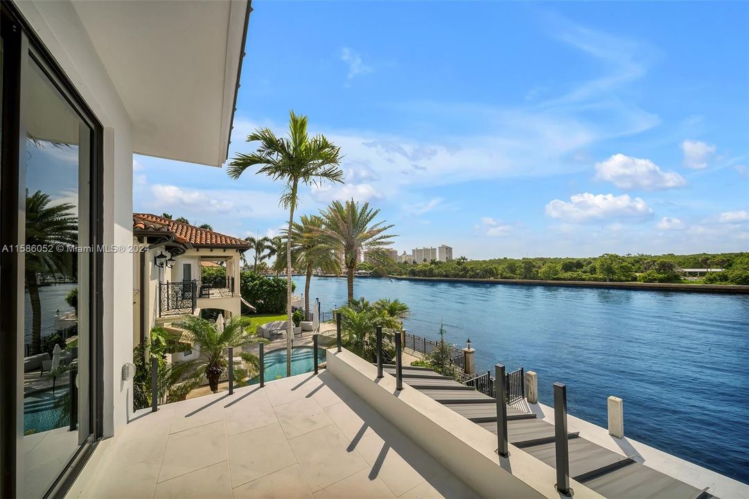 For Sale: $9,950,000 (5 beds, 6 baths, 5332 Square Feet)