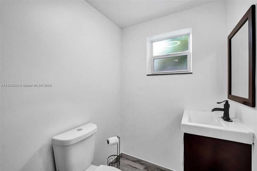 待售: $370,000 (3 贝兹, 2 浴室, 1273 平方英尺)