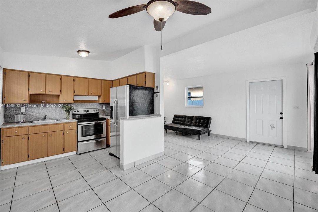 For Sale: $385,000 (3 beds, 2 baths, 1273 Square Feet)