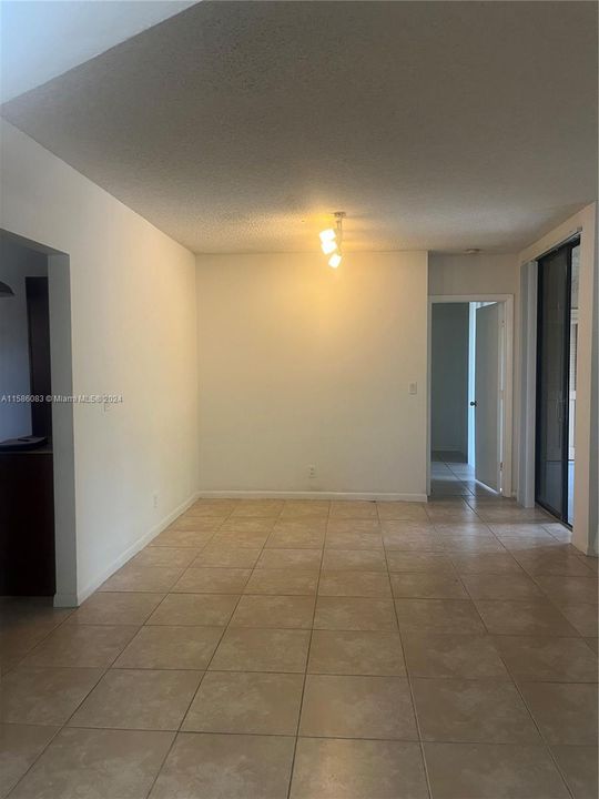 Recently Rented: $2,295 (2 beds, 2 baths, 1061 Square Feet)