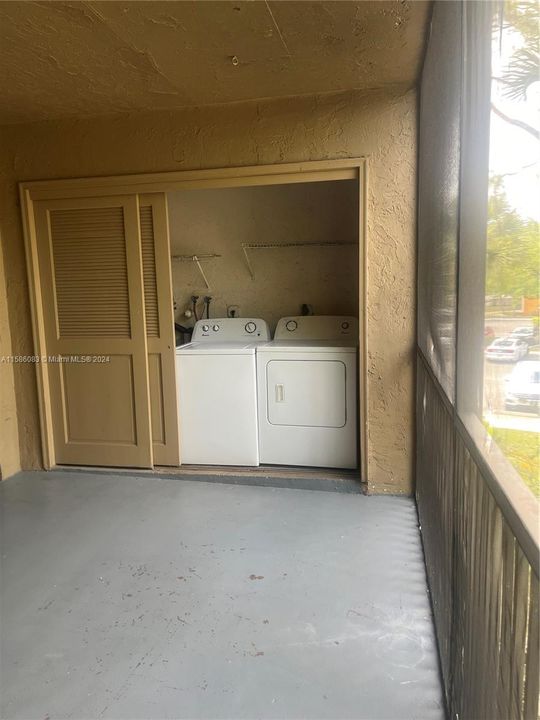 Recently Rented: $2,295 (2 beds, 2 baths, 1061 Square Feet)