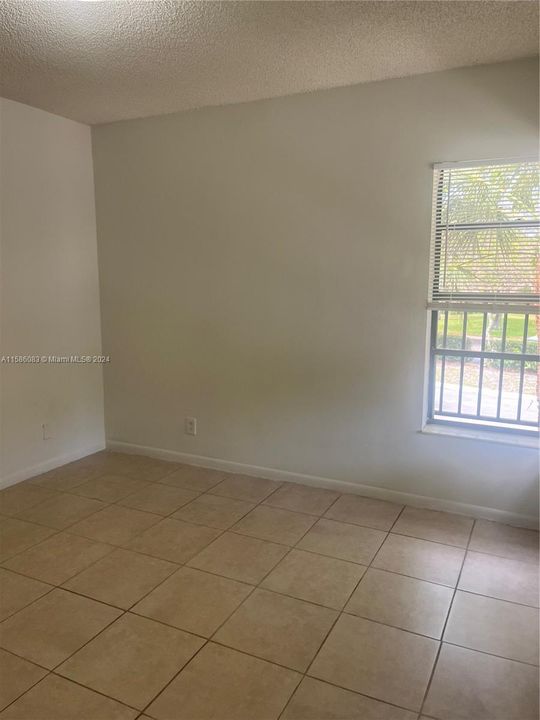 Recently Rented: $2,295 (2 beds, 2 baths, 1061 Square Feet)