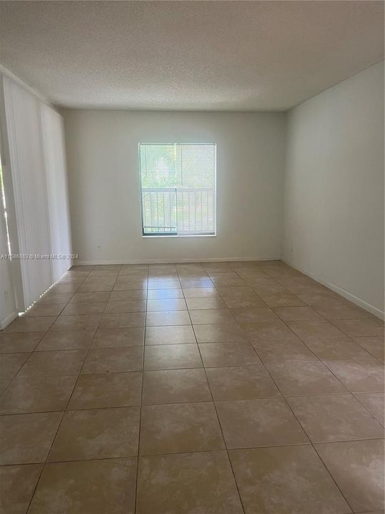 Recently Rented: $2,295 (2 beds, 2 baths, 1061 Square Feet)