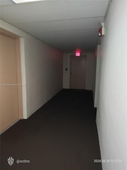 Corner unit close to side exit