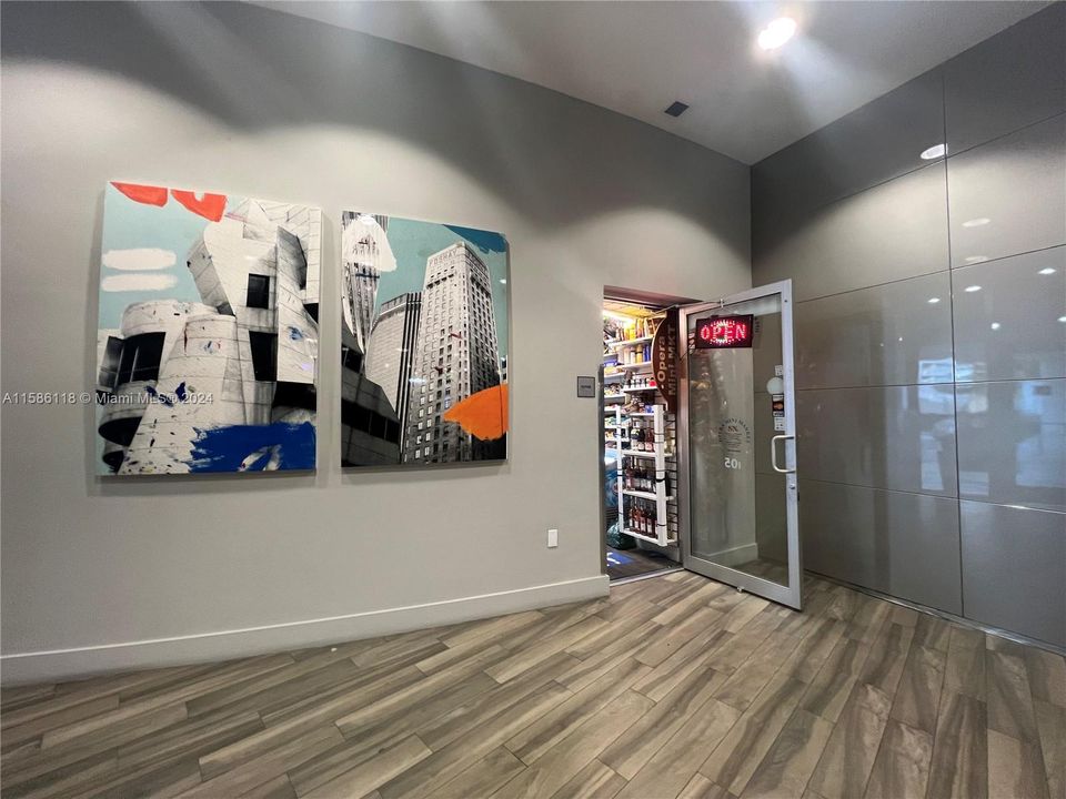 Recently Rented: $2,500 (1 beds, 1 baths, 825 Square Feet)