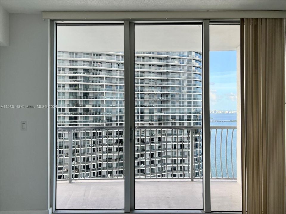 Recently Rented: $2,500 (1 beds, 1 baths, 825 Square Feet)