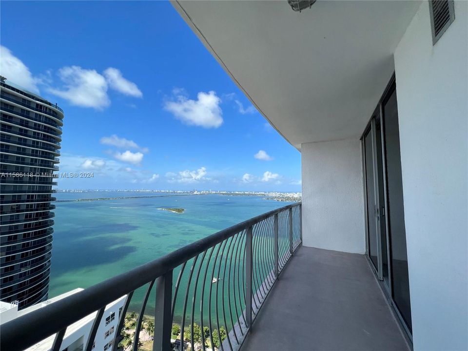 Recently Rented: $2,500 (1 beds, 1 baths, 825 Square Feet)