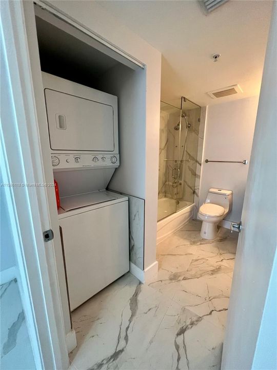 Recently Rented: $2,500 (1 beds, 1 baths, 825 Square Feet)