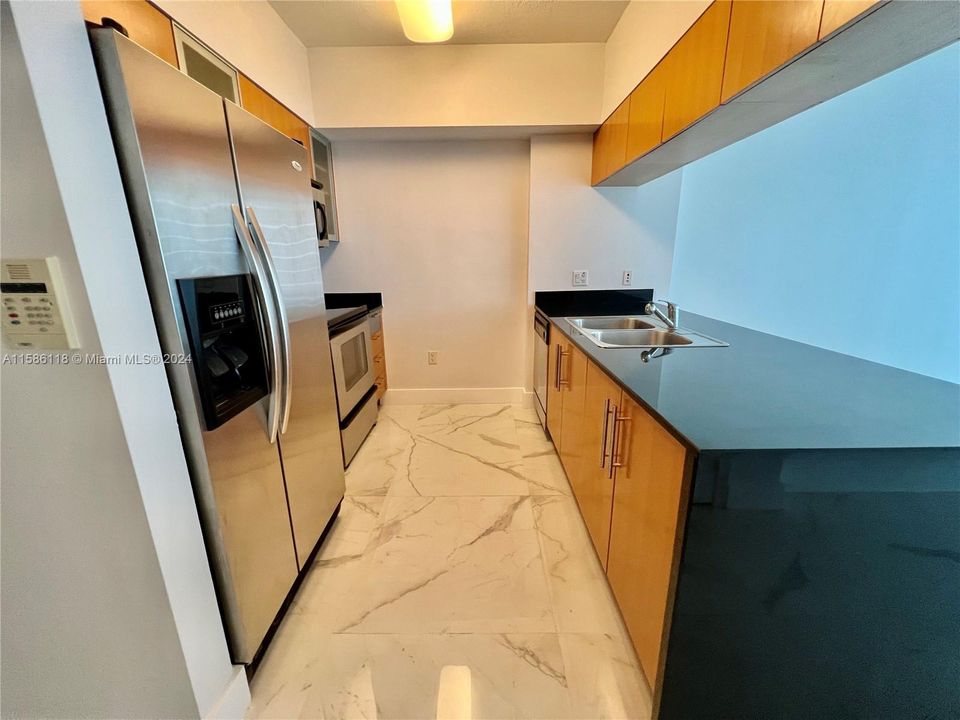 Recently Rented: $2,500 (1 beds, 1 baths, 825 Square Feet)