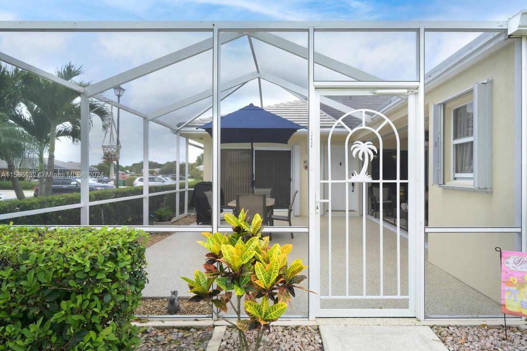 Vendido Recientemente: $299,000 (2 camas, 2 baños, 1152 Pies cuadrados)