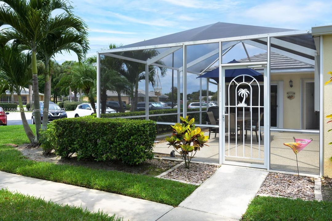 Vendido Recientemente: $299,000 (2 camas, 2 baños, 1152 Pies cuadrados)