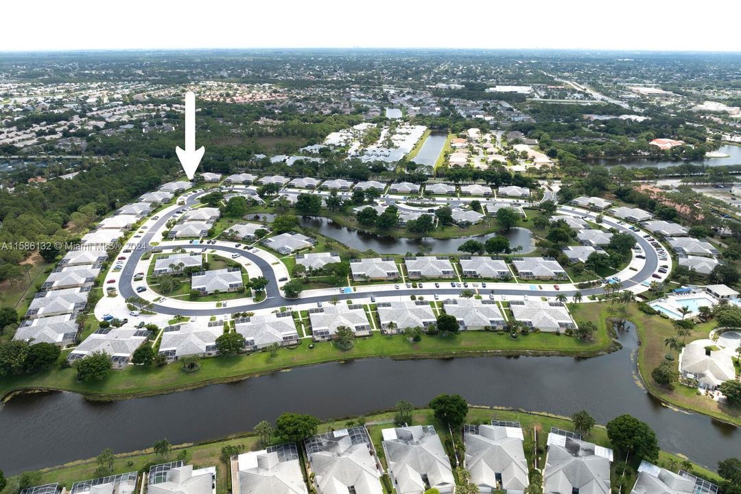 Vendido Recientemente: $299,000 (2 camas, 2 baños, 1152 Pies cuadrados)