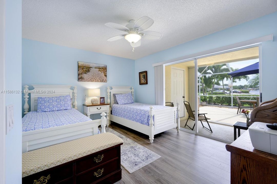 Vendido Recientemente: $299,000 (2 camas, 2 baños, 1152 Pies cuadrados)