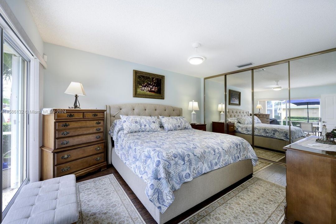 Vendido Recientemente: $299,000 (2 camas, 2 baños, 1152 Pies cuadrados)