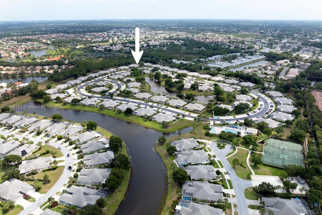 Vendido Recientemente: $299,000 (2 camas, 2 baños, 1152 Pies cuadrados)