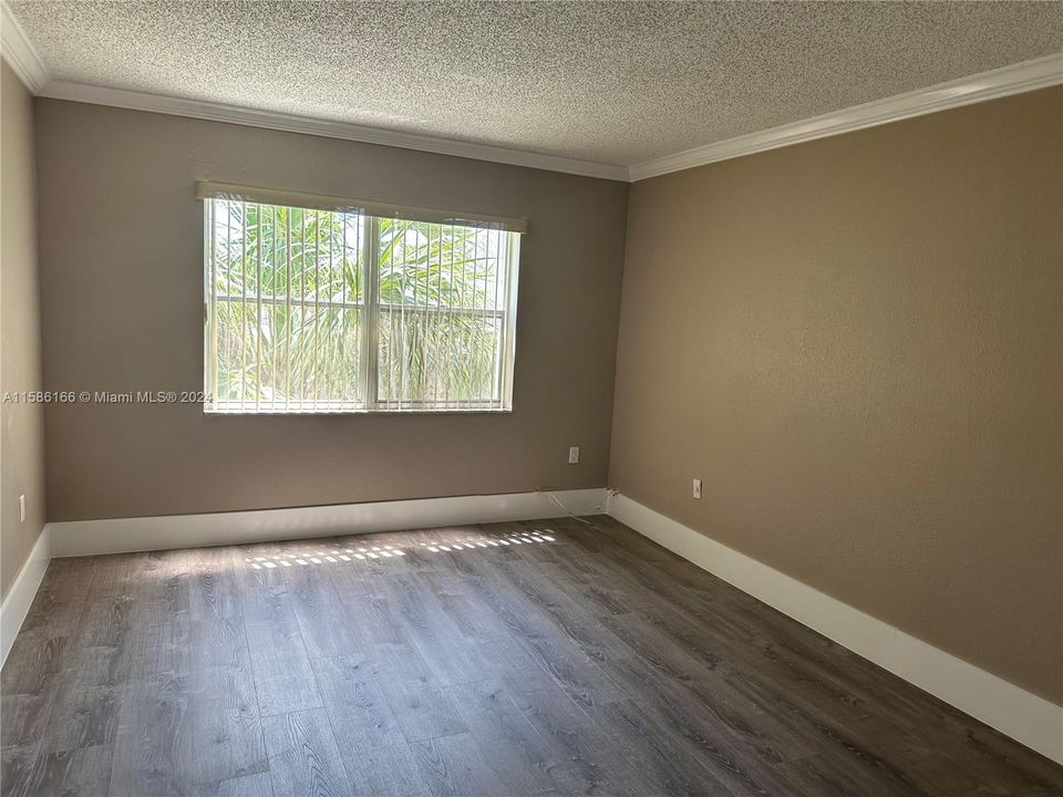 Recently Rented: $1,650 (1 beds, 1 baths, 830 Square Feet)