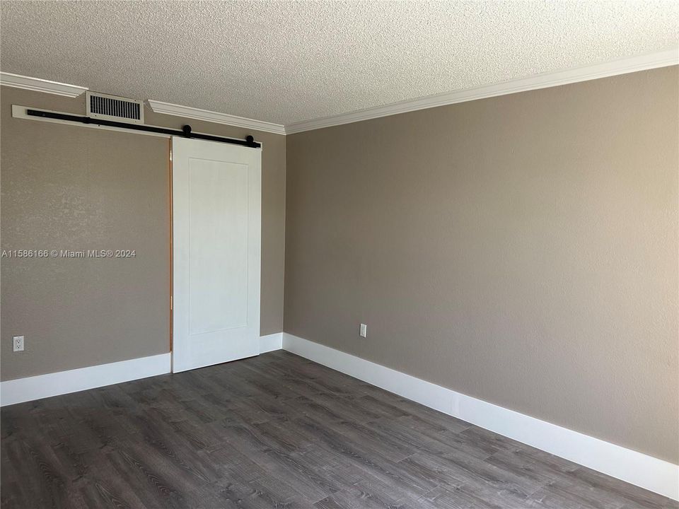 Recently Rented: $1,650 (1 beds, 1 baths, 830 Square Feet)