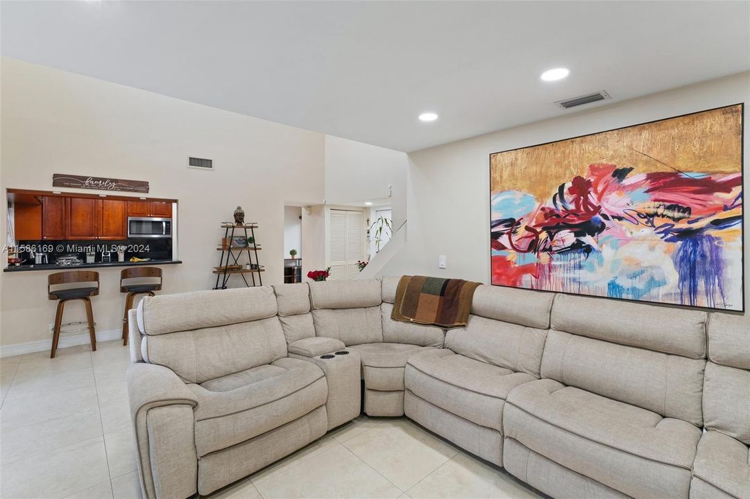 For Sale: $444,000 (3 beds, 2 baths, 1582 Square Feet)