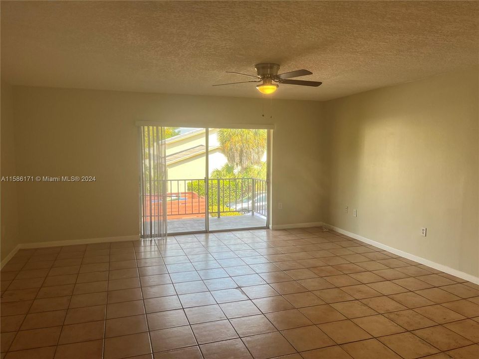 For Rent: $2,275 (2 beds, 1 baths, 1100 Square Feet)