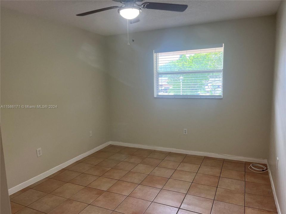 For Rent: $2,275 (2 beds, 1 baths, 1100 Square Feet)