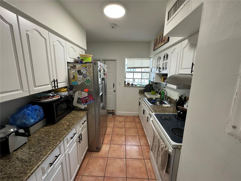 For Rent: $3,500 (3 beds, 2 baths, 1309 Square Feet)