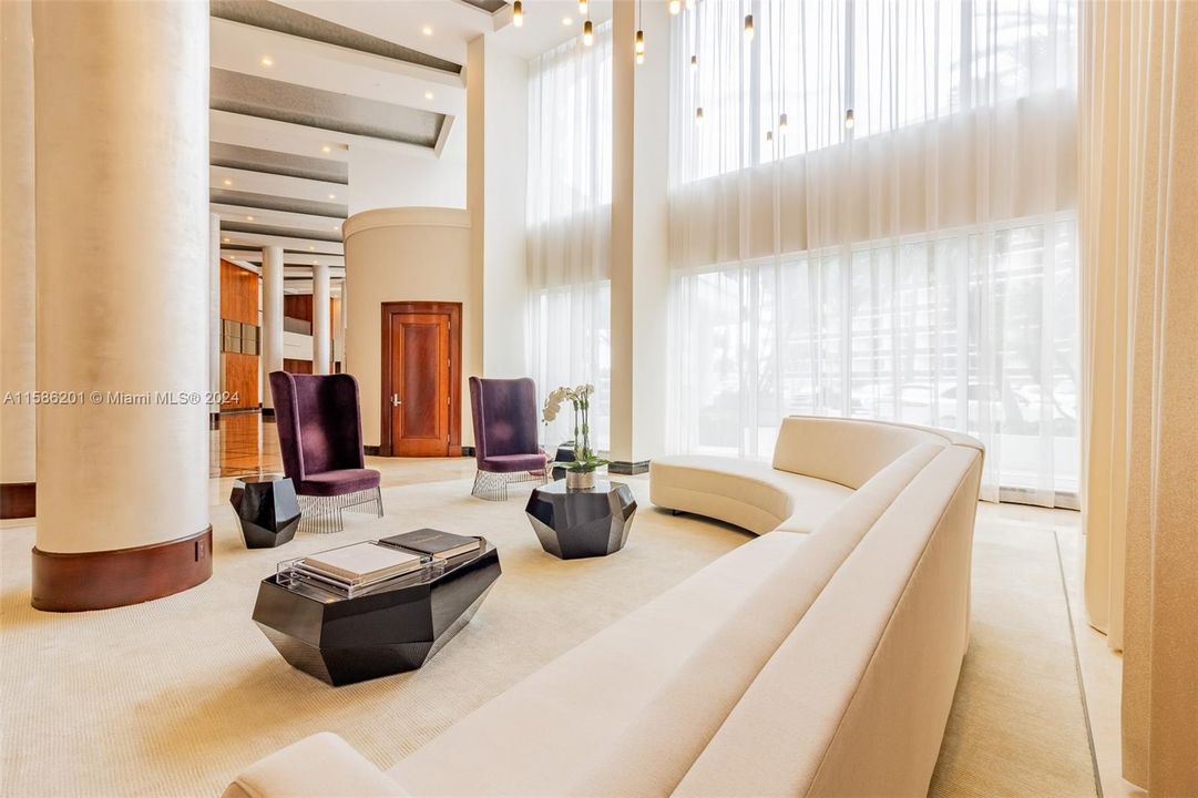 Recently Sold: $3,400,000 (2 beds, 2 baths, 2160 Square Feet)