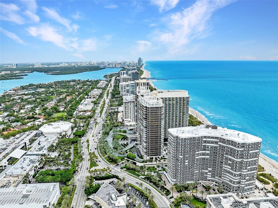 Recently Sold: $3,400,000 (2 beds, 2 baths, 2160 Square Feet)